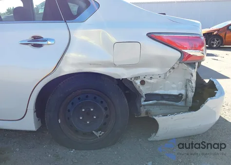 2014 Nissan Altima 2.5/2.5 S/2.5 Sl/2.5 Sv z USA, uszkodzony, nr VIN 1N4AL3AP8EC198721